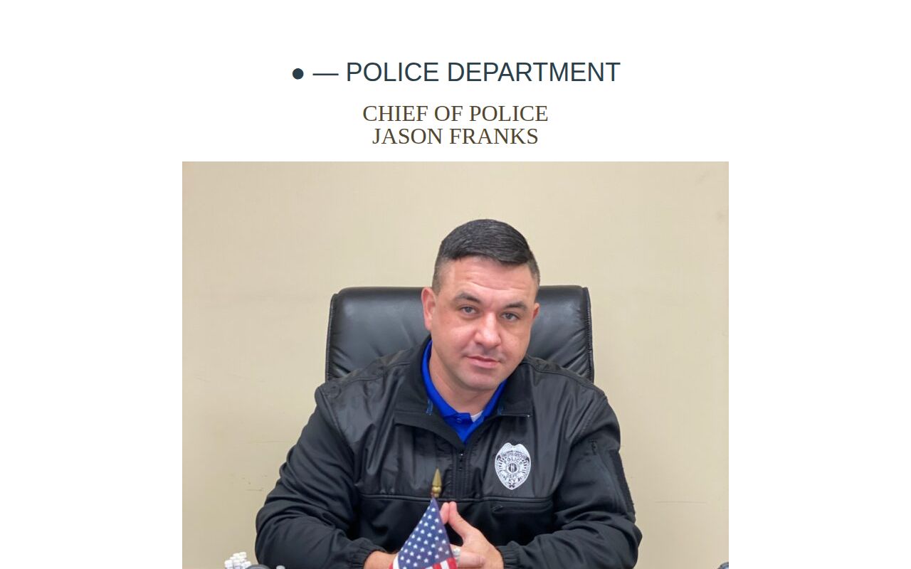 Official Smiths Grove Police Department page showing department contacts